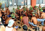 Cerca de 500 índios participam do protesto em Brasília